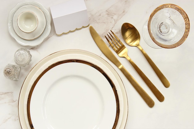 Directement au-dessus de la prise de vue de la mise en place sur la table