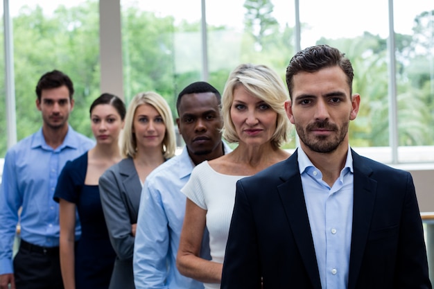 Dirigeants d'entreprise au centre de conférence