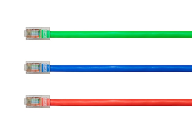 Disposition des câbles cat5 isolés pour illustrer la neutralité du net