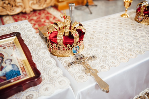 Divers accessoires pour le mariage à l'église