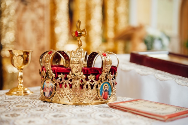 Divers accessoires pour le mariage à l'église