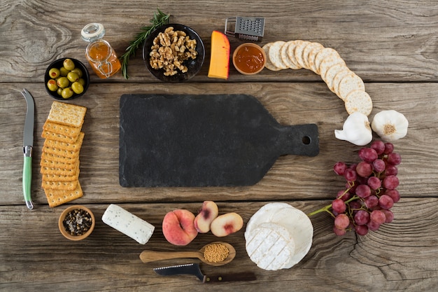 Divers Aliments Et Planche à Découper