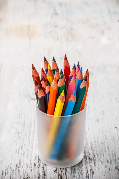 Divers crayons de couleur