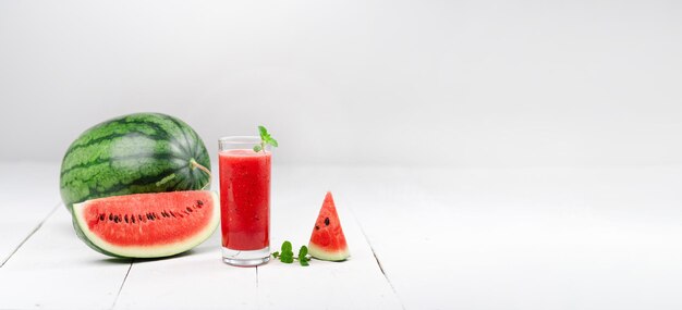 Photo divers fruits sur un fond blanc