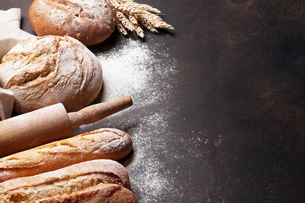 Divers pains et petits pains croustillants