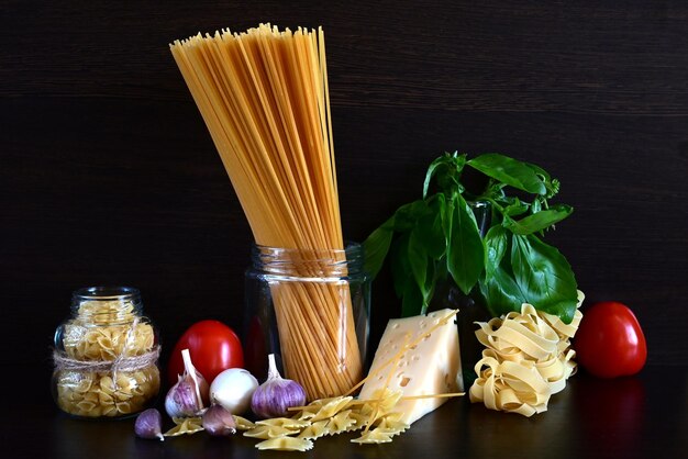 Diverses pâtes Concept de cuisine Vue de dessus