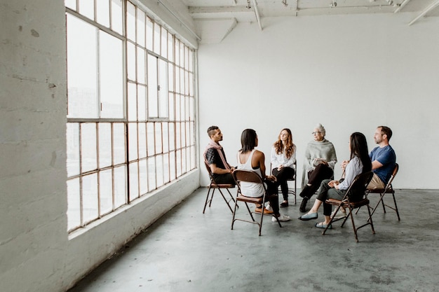 Diverses Personnes Dans Une Session De Groupe De Soutien