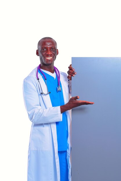 Docteur tenant une pancarte vide Docteur Billboard