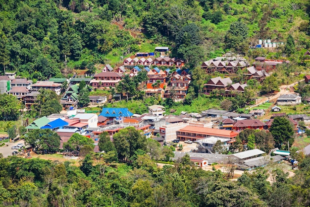 Doi Ang Khang est une station de montagne située à la pointe nord-ouest de la province de Chiang Mai, dans le nord de la Thaïlande.