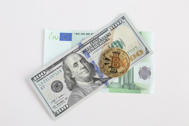 Dollars américains d'euro et pièce de monnaie de bitcoin