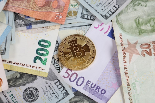 Dollars américains d'euro et pièce de monnaie de bitcoin