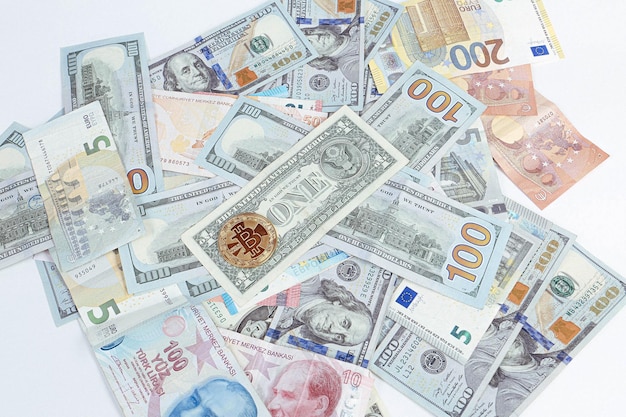 Dollars américains d'euro et pièce de monnaie de bitcoin