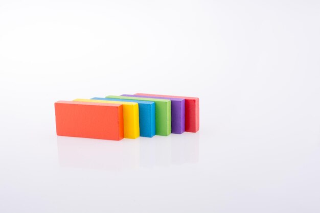 Domino multicolore