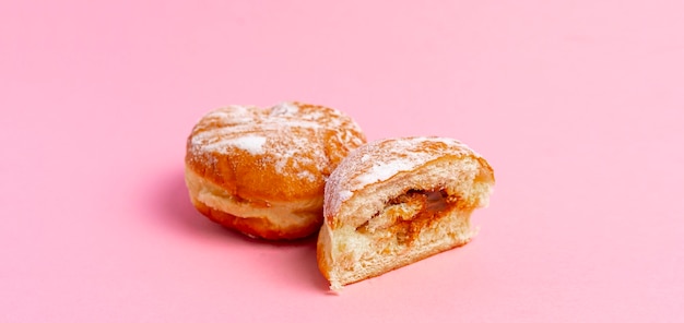 Donut sucré isolé