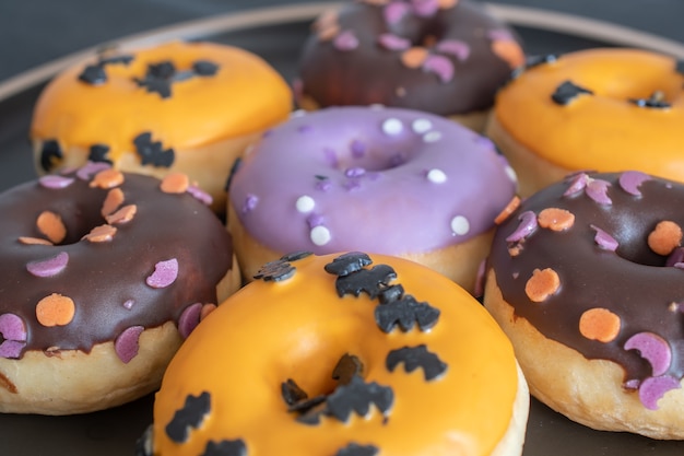 Donuts brun orange et fauve pour halloween