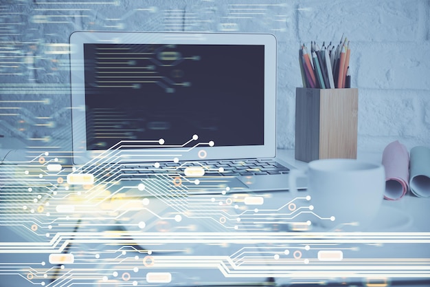 Double exposition du bureau avec ordinateur personnel en arrière-plan et dessin sur le thème de la technologie Concept de Bigdata