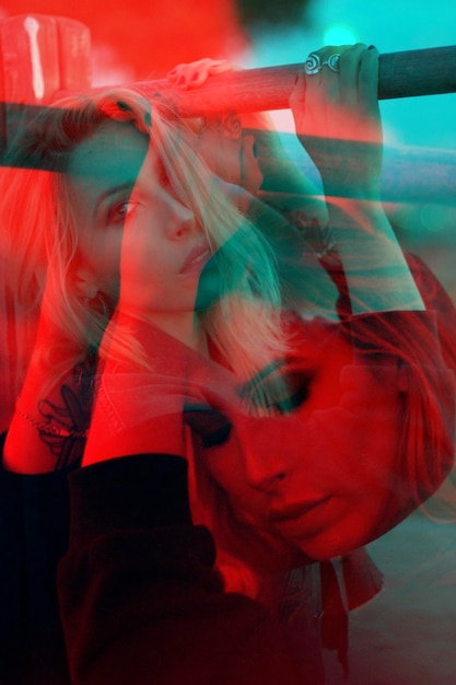 Double exposition femme jeune femme