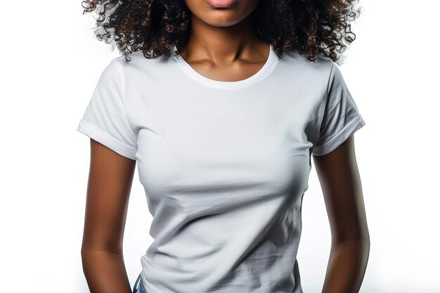 Photo douce dame afro-américaine avec un décor blanc et un espace de t-shirt blanc solitaire generative ai