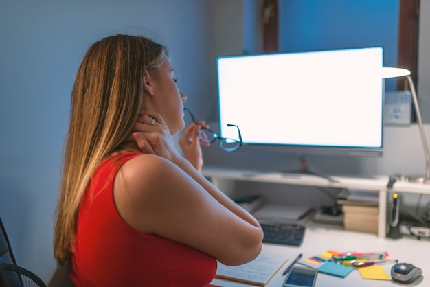 Douleur au cou au travail