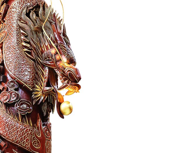 dragon de bois sculpté