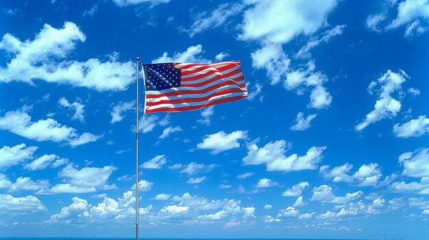 Photo le drapeau américain flottant dans la brise sur une rue principale déserte le jour du mémorial
