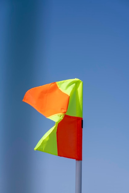 Drapeau d'angle sur un terrain de football