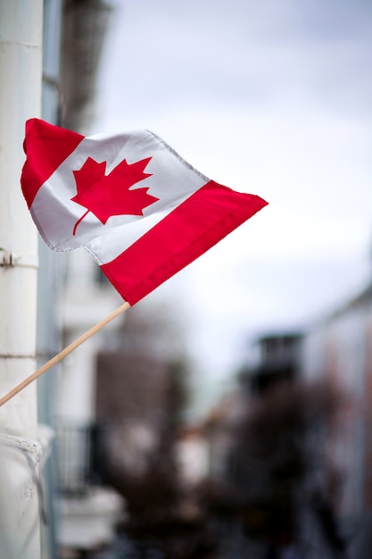 Drapeau canadien à l'extérieur