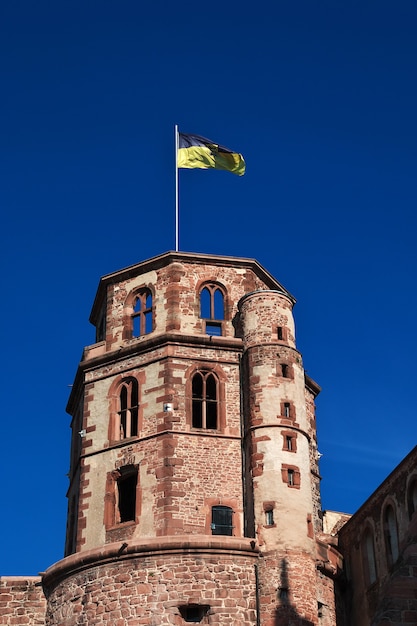 Le drapeau dans le château de Heidelberg en Allemagne