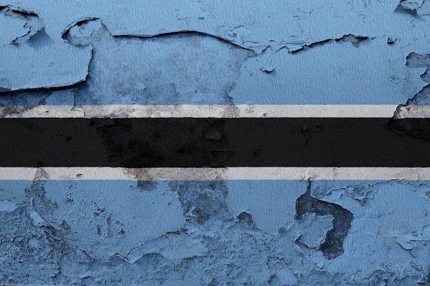 Drapeau du Botswana peint sur un mur fissuré grunge