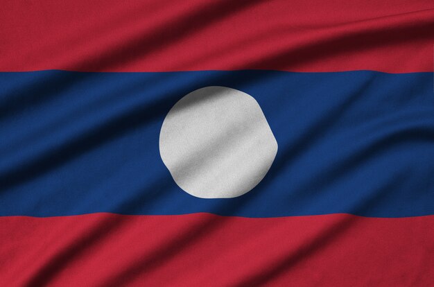 Drapeau du Laos avec beaucoup de plis.