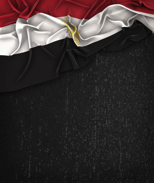 Drapeau Egyptien Vintage sur un tableau noir grunge avec un espace pour le texte