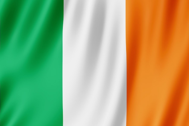 Drapeau de l'Irlande dans le vent.