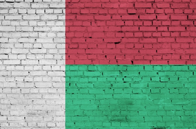 Le Drapeau De Madagascar Est Peint Sur Un Vieux Mur De Briques