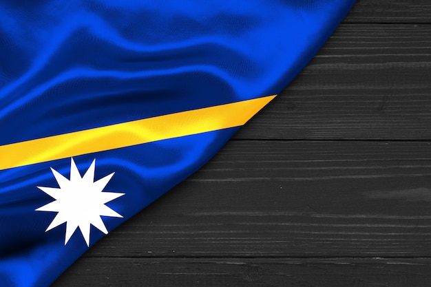 Drapeau de Nauru place pour le texte face à l'espace