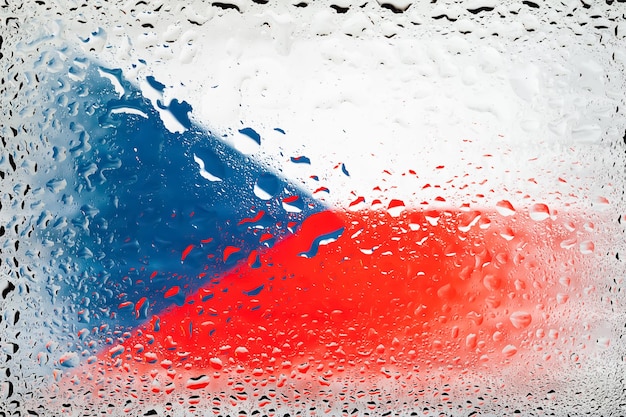 Drapeau de la République tchèque Drapeau sur le fond des gouttes d'eau Drapeau avec des gouttes de pluie