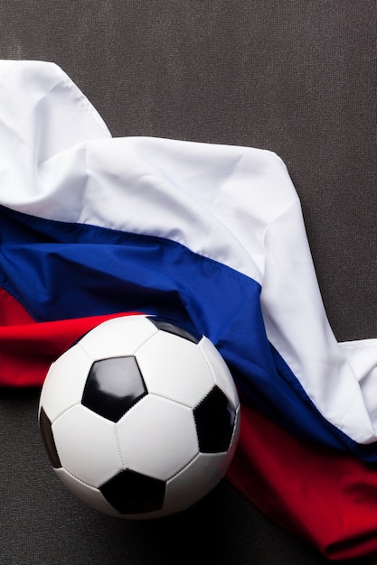 Drapeau de la Russie avec ballon de football