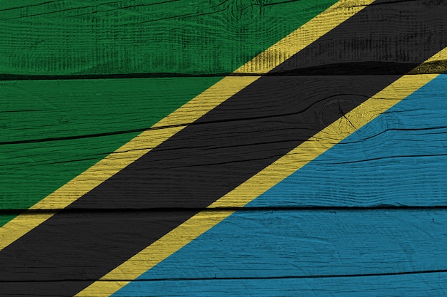 Drapeau de la Tanzanie peint sur une vieille planche de bois