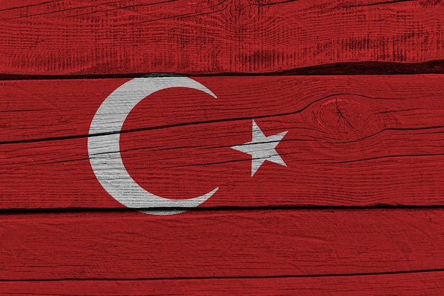 Drapeau de la Turquie peint sur une vieille planche de bois