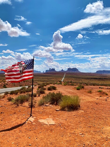 Photo le drapeau et le vent