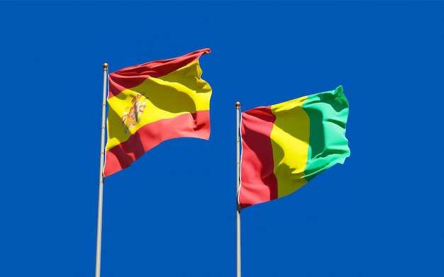 Drapeaux de la Guinée et de l'Espagne