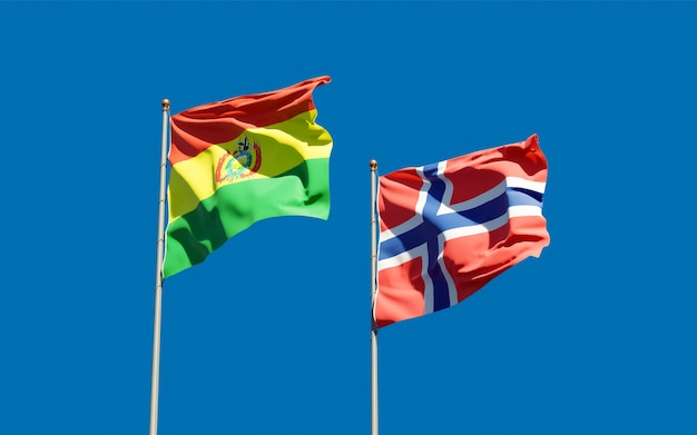 Drapeaux de la Norvège et de la Bolivie.