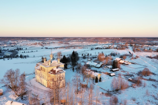 drone d'hiver de l'église, voir les vacances de noël en plein air du temple