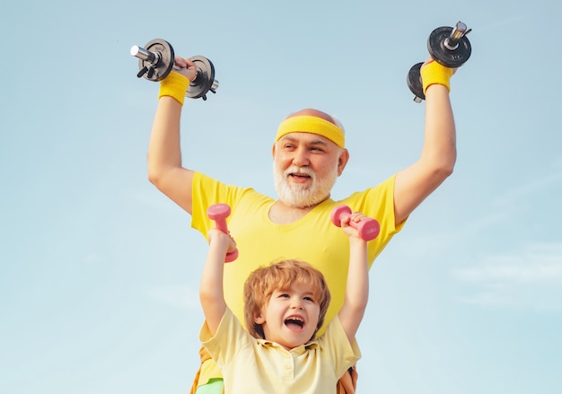 Éducation sportive. Repérage père et fils