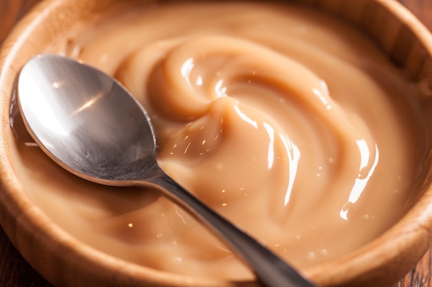 Dulce de leche, (Doce de leite) un dessert sucré à base de lait, fabriqué au Brésil et en Argentine.