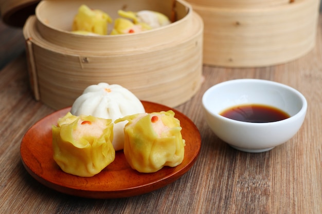 Dumplings et petits pains cuits à la vapeur