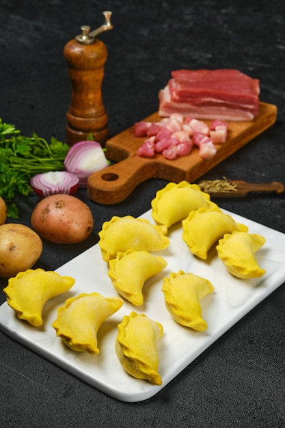 Dumplings surgelés avec bacon et pomme de terre