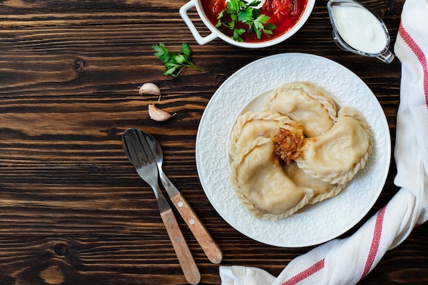 Dumplings Vareniki à la crème sure