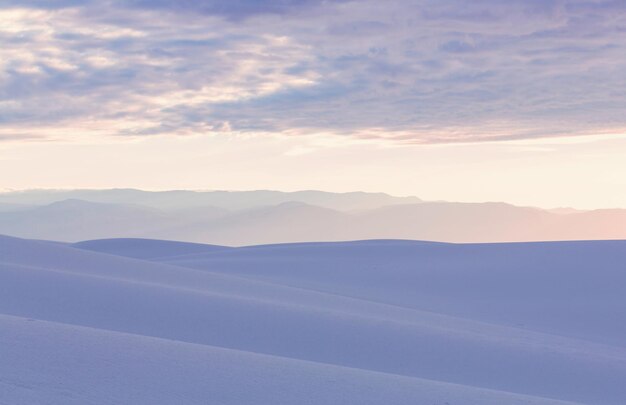 Photo dunes de sable blanc inhabituelles à white sands national monument, new mexico, usa