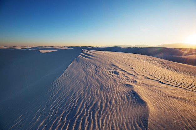 Dunes de sable blanc