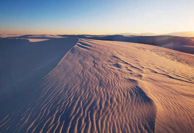 Photo des dunes de sable blanc